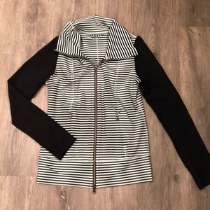 *Price Drop* Lululemon Daily Yoga Jacket
